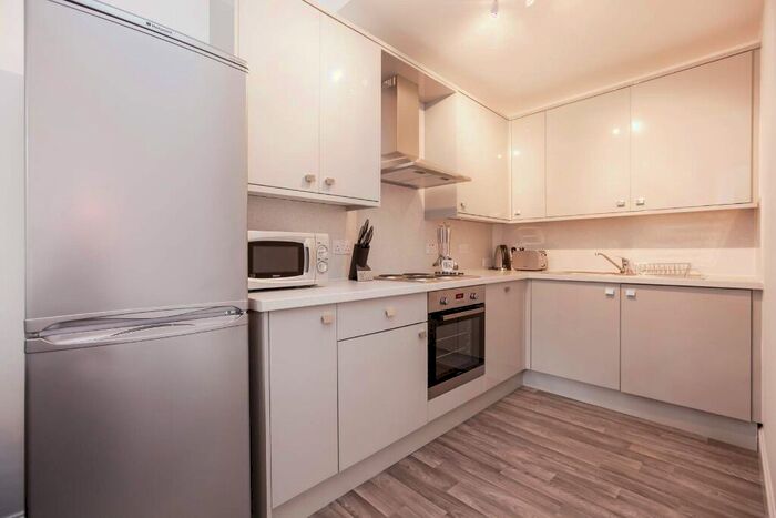 3 Bedroom Flat To Rent In East Preston Street, Newington, Edinburgh, EH8