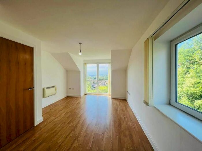 1 Bedroom Flat To Rent In Otley Road, Bradford, BD3