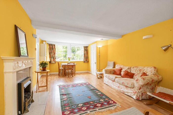 2 Bedroom Flat For Sale In B, Bruntsfield Place, Edinburgh, EH10