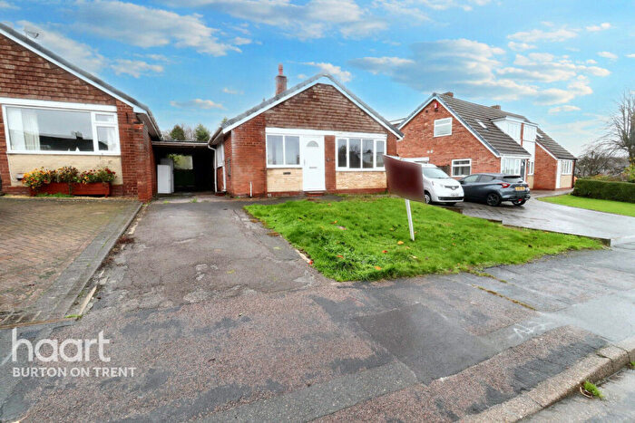 2 Bedroom Detached Bungalow For Sale In Renshaw Drive, Swadlincote, DE11