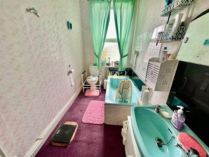 3 Bedroom End Of Terrace House For Sale In Cross Street, Oakenshaw, Bradford, West Yorkshire, BD12