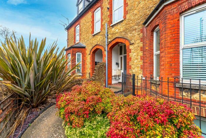 1 Bedroom Flat To Rent In Woodbridge Road, Guildford, GU1