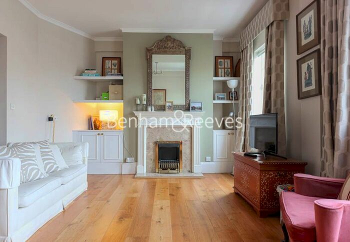 2 Bedroom Flat To Rent In Cornwall Gardens, Kensington, SW7