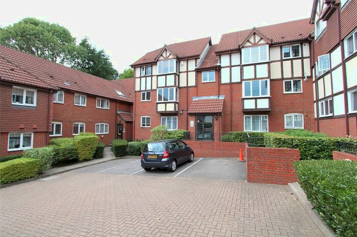 2 Bedroom Flat To Rent In Balmoral Court, Priory Field Drive, Edgware, HA8