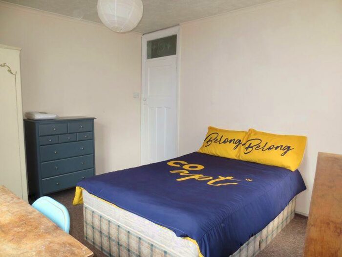 3 Bedroom Flat To Rent In Park Crescent Place, Brighton, BN2