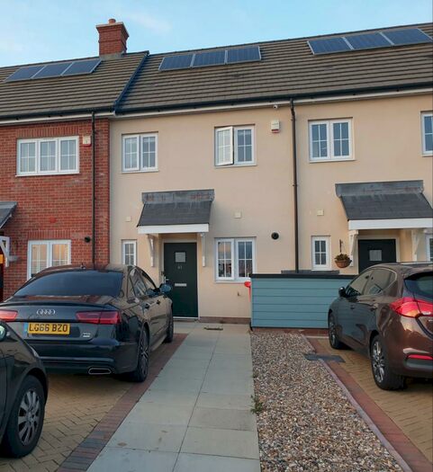 2 Bedroom Terraced House To Rent In Twist Way, Slough, Berkshire, SL2