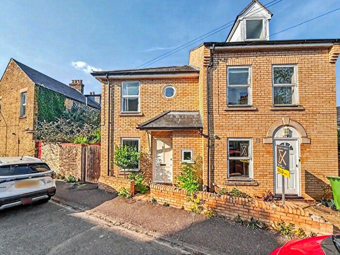 2 Bedroom Semi-Detached House To Rent In Clare Street, Cambridge, Cambridgeshire, CB4