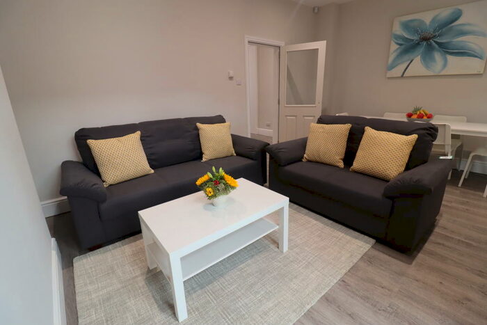 5 Bedroom Terraced House To Rent In Priory Terrace, Leamington Spa, CV31