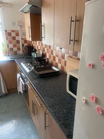 1 Bedroom Flat To Rent In Richmond Road, Cardiff, CF24