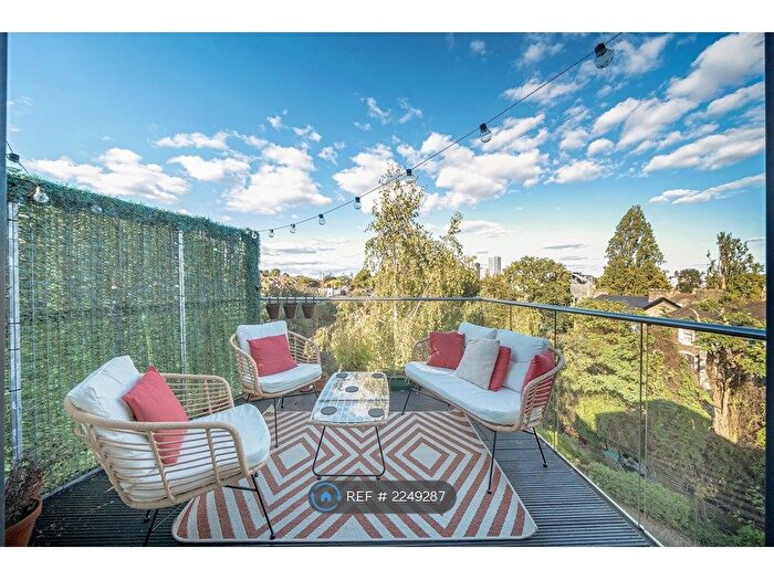 2 Bedroom Flat To Rent In Ladywell Road, London, SE13