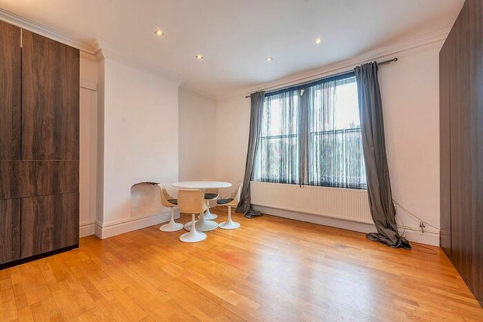 2 Bedroom Flat To Rent In South Ealing Road, Ealing, London, W5