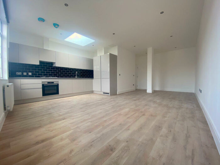 2 Bedroom Flat To Rent In High Street, Orpington, BR6