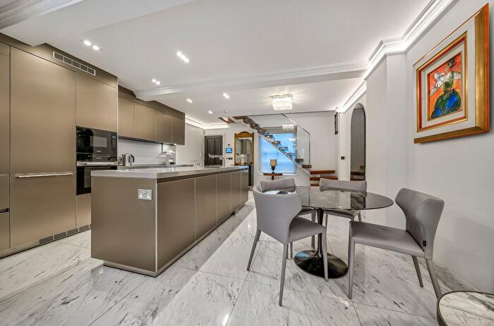 4 Bedroom Terraced House For Sale In Ledbury Road, Notting Hill, London, W11