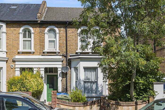 2 Bedroom Flat For Sale In Herbert Road, Woolwich, Greenwich, SE18