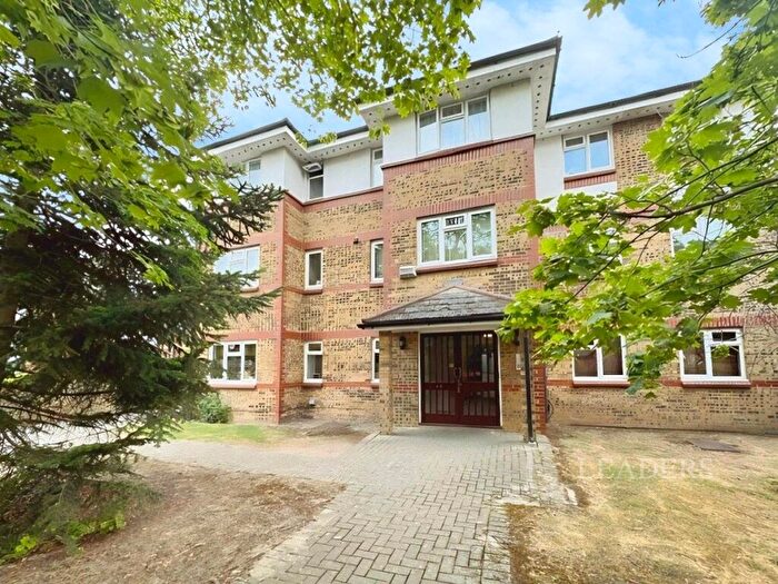 2 Bedroom Apartment For Sale In Cator Road, London, SE26