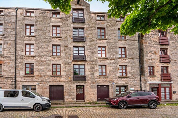 3 Bedroom Flat For Sale In / Timber Bush, Leith, Edinburgh, EH6