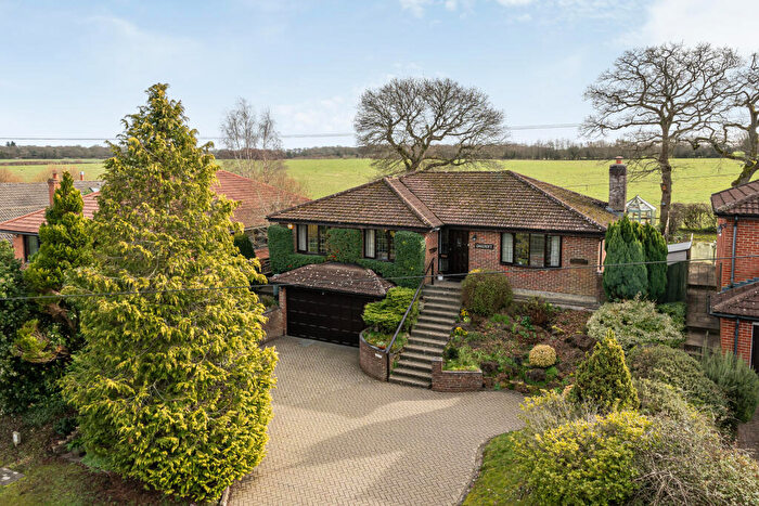 4 Bedroom Detached House For Sale In Winchester Street, Overton, RG25