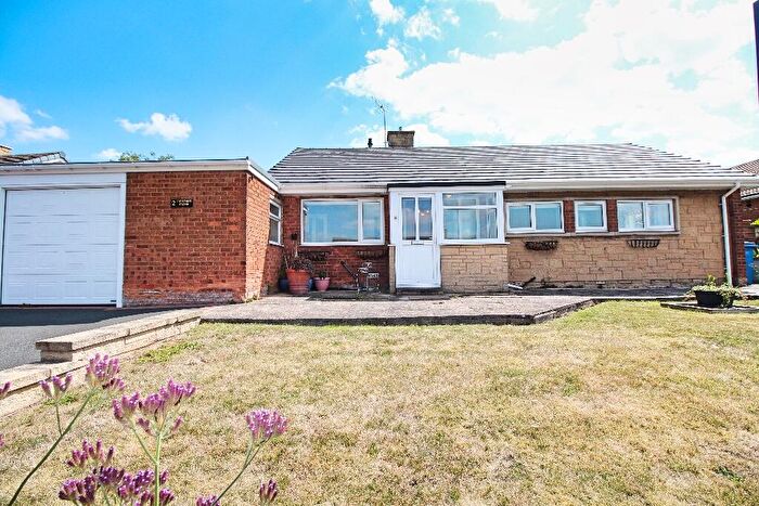 2 Bedroom Detached Bungalow For Sale In Chestnut Close, Worksop, Nottinghamshire, S80