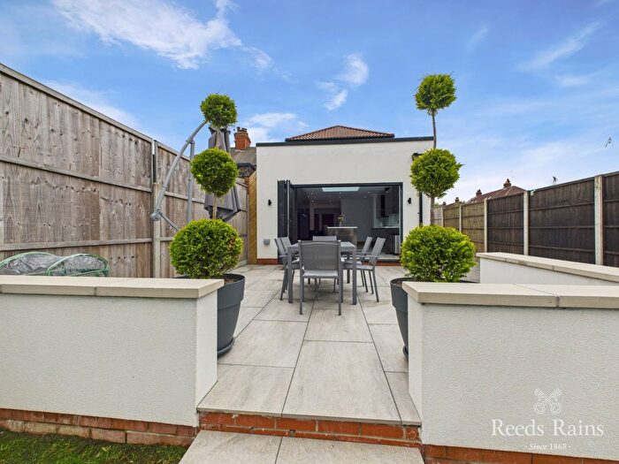 4 Bedroom End Of Terrace House For Sale In Cayton Road, Hull, East Yorkshire, HU8