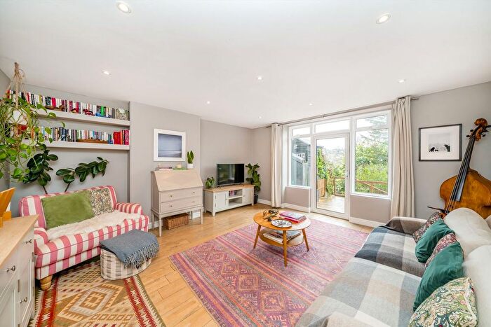 2 Bedroom Flat For Sale In Overhill Road, Peckham Rye, SE22