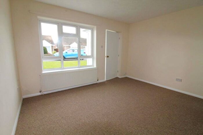 2 Bedroom Bungalow To Rent In Farriers Went, Trimley St Mary, IP11