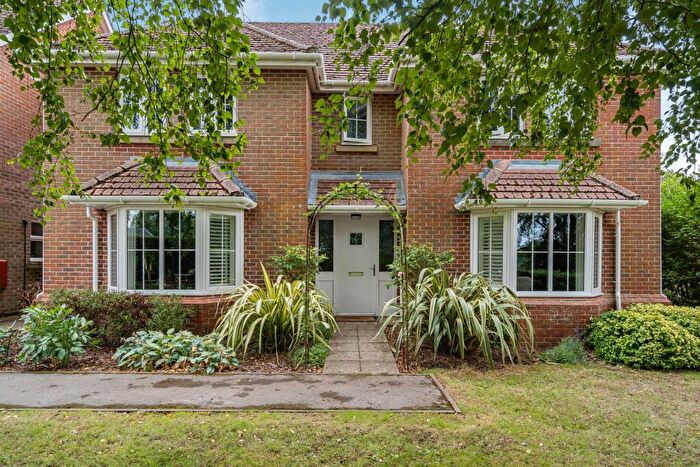 5 Bedroom Detached House For Sale In Lapwing Way, Four Marks, Alton, Hampshire, GU34