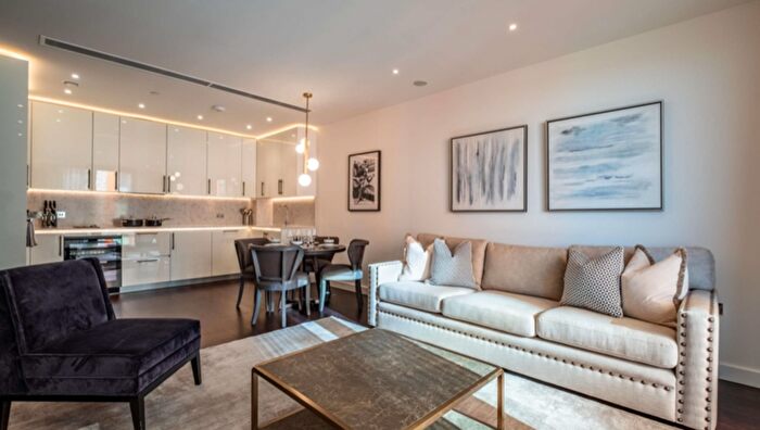 3 Bedroom Flat To Rent In Thornes House, London, SW11