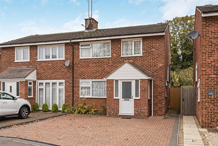 3 Bedroom Semi Detached House For Sale In Becket Gardens, Welwyn, AL6