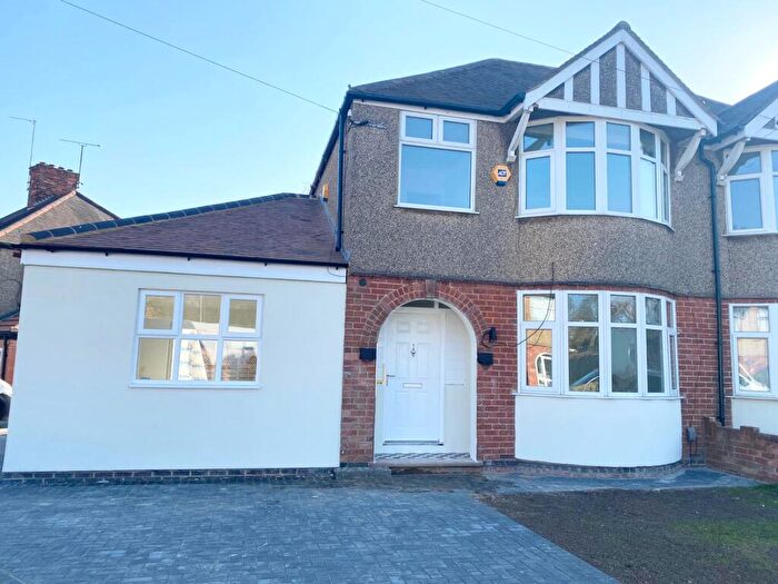 3 Bedroom Semi-Detached House To Rent In Bush Hill, Northampton, NN3