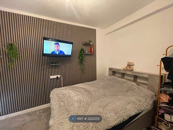 1 Bedroom Flat To Rent In Florin Court, London, EC1M