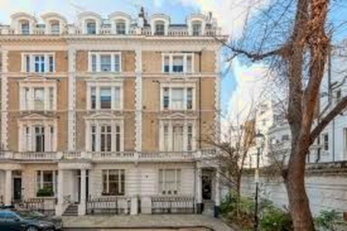 Studio To Rent In Clanricarde Gardens, Notting Hill Gate, W2