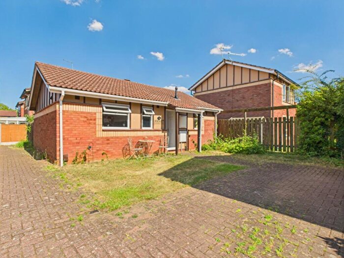 2 Bedroom Detached Bungalow To Rent In Long Pasture, Peterborough, PE4