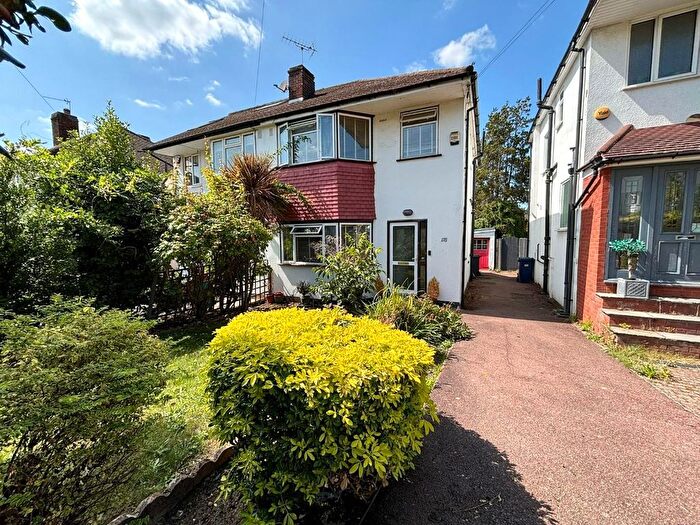 3 Bedroom Semi-Detached House For Sale In Engel Park, Mill Hill, NW7
