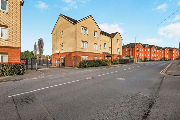 2 Bedroom Flat For Sale In St. Andrews Road, Northampton, NN2