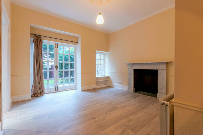 2 Bedroom Flat To Rent In Grove Street Edinburgh United Kingdom, EH3