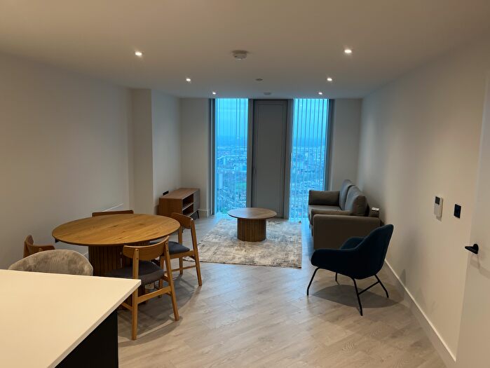 2 Bedroom Apartment To Rent In Vista River Gardens, Manchester, Greater Manchester, M3