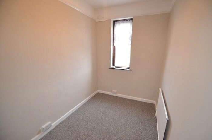 4 Bedroom Terraced House To Rent In Rochester Street, Chatham, Kent, ME4