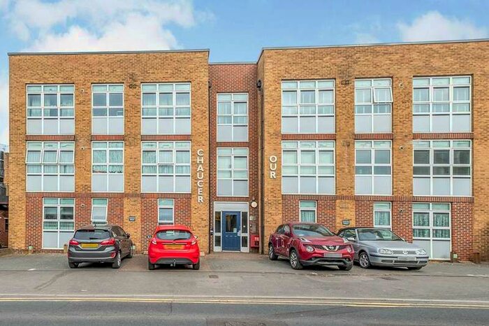 2 Bedroom Apartment To Rent In Chaucer Court, Frindsbury Road, Rochester, Kent, ME2