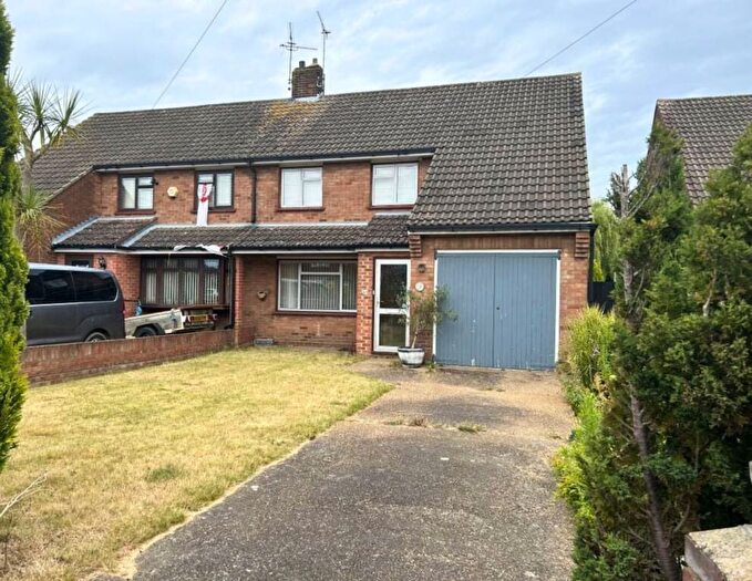 3 Bedroom Semi-detached House To Rent In St. Francis Way, Chadwell St. Mary, Grays, RM16
