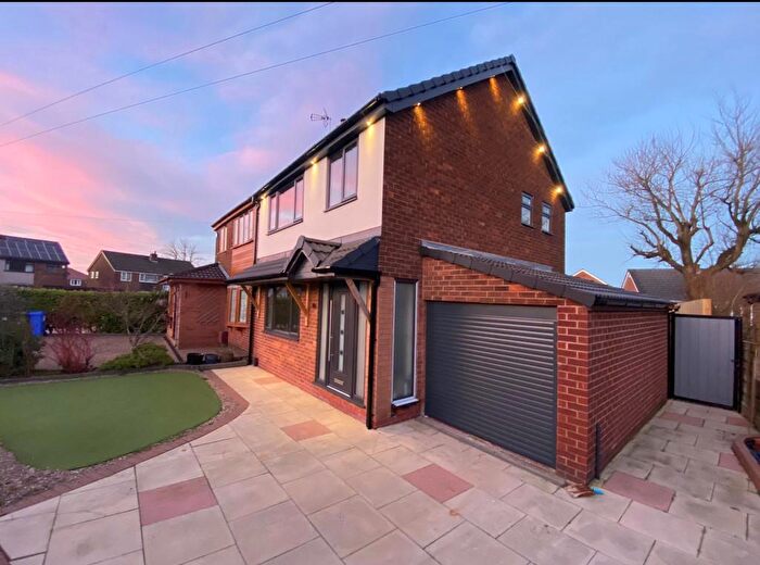 3 Bedroom Semi Detached House For Sale In Heather Avenue, Droylsden, Manchester, M43