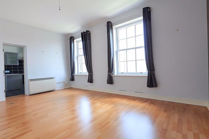 2 Bedroom Flat To Rent In James Lee Square, Enfield, EN3