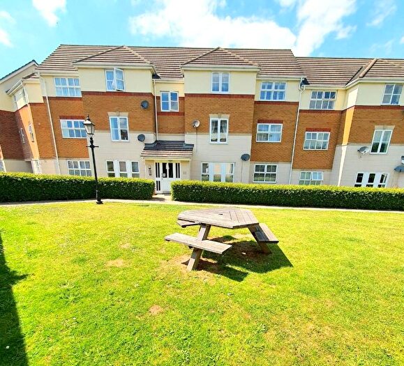 2 Bedroom Flat To Rent In Merlin Close, Chafford Hundred, Grays, Essex, RM16