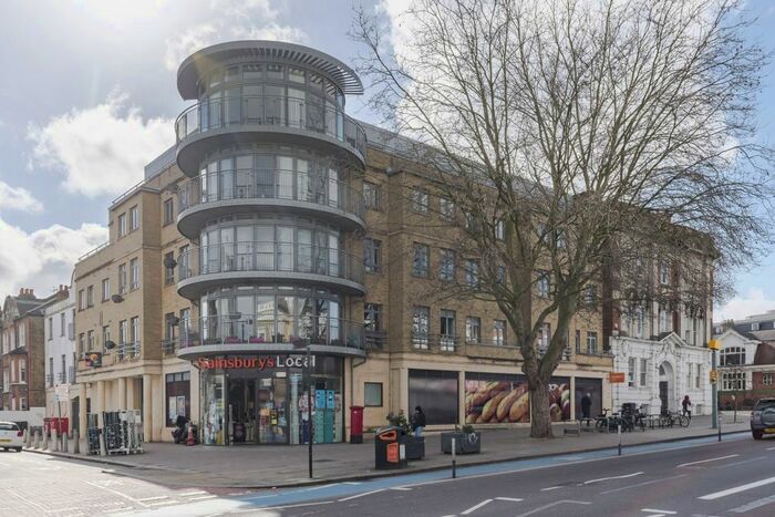 2 Bedroom Flat To Rent In Clapham High Street, London, SW4