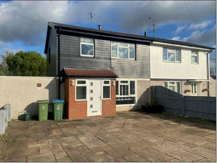 3 Bedroom Semi-Detached House To Rent In Thrasher Road, Aylesbury, HP21