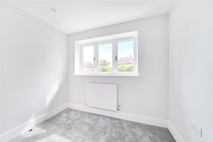 4 Bedroom Detached House For Sale In The Ridings, Addlestone, Surrey, KT15