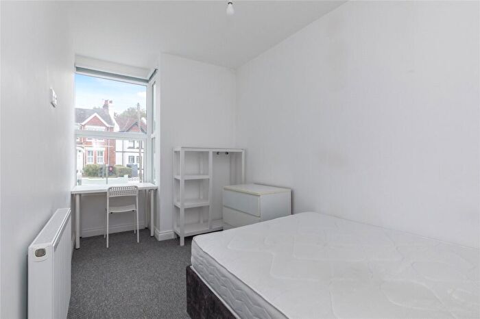 5 Bedroom House Of Multiple Occupation To Rent In Elm Grove, Brighton, BN2