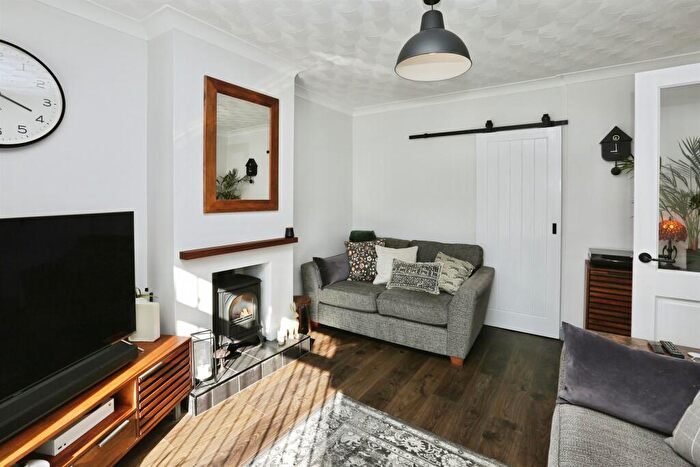 2 Bedroom Semi-Detached House For Sale In Tukes Avenue, Gosport, PO13