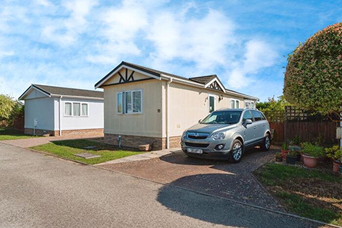 2 Bedroom Detached Bungalow For Sale In Cambridge Road, Stretham, Ely, CB6