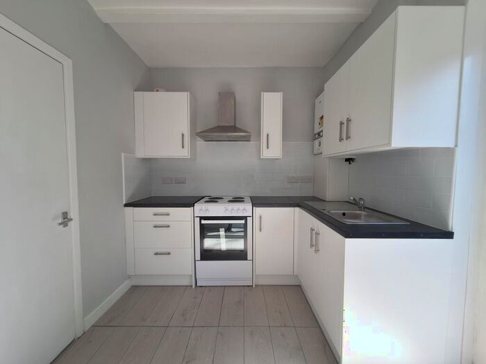 2 Bedroom House To Rent In Ballamore Road, Grove Park, BR1