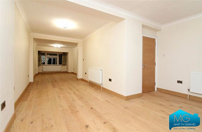 5 Bedroom Semi-Detached House To Rent In Wickliffe Avenue, London, N3